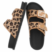 Slapi - camelleopard dama