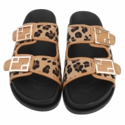 Slapi - camelleopard dama